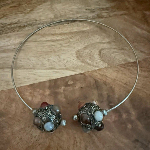 Silver tone wire torque choker - tone,