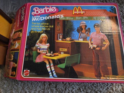 Rare barbie loves mcdonald - rare,