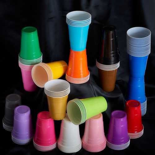 Red plastic party cups - red,