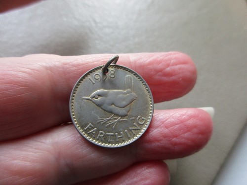 Pretty vintage gold plated - pretty,