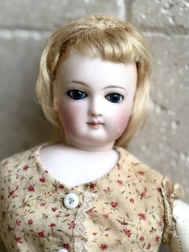 Very pretty fashion - pretty,