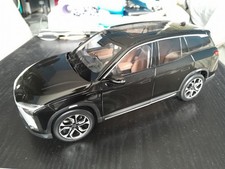 1/18 Almost Real Nio RS8