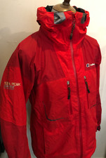 MEN'S BERGHAUS MERA PEAK GORE-TEX JACKET SIZE MEDIUM RED
