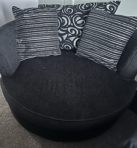 Large swivel round cuddle - large,