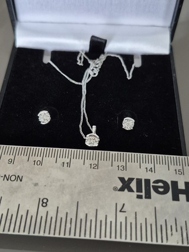 Beaverbrooks 9ct hallmarked - beaverbrooks,