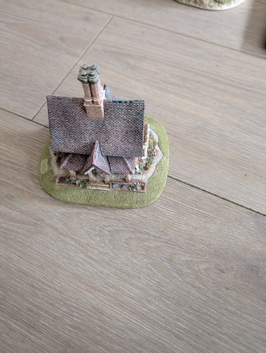 Lilliput lane paradise - lilliput, lodge