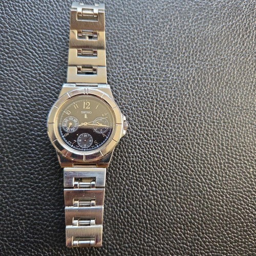Seiko lucia black quartz - seiko,