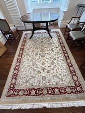 Large Cream and Red Traditional Pattern Rug. 200cm x 290cm. Excellent Quality