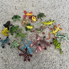 Miniature Frogs And Lizard Toy