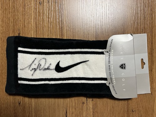 Signed tiger woods nike - tiger,
