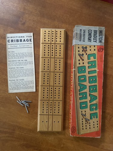 Vintage cribbage board - cribbage, milton