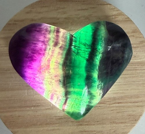 Rainbow fluorite heart g198 - rainbow,