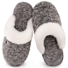 HomeTop Faux Alpaca Slippers