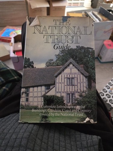 The national trust guide - trust, by
