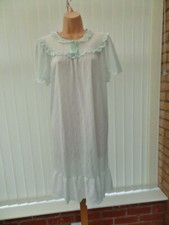 R47 VTG LITTLEWOODS AQUA LACE