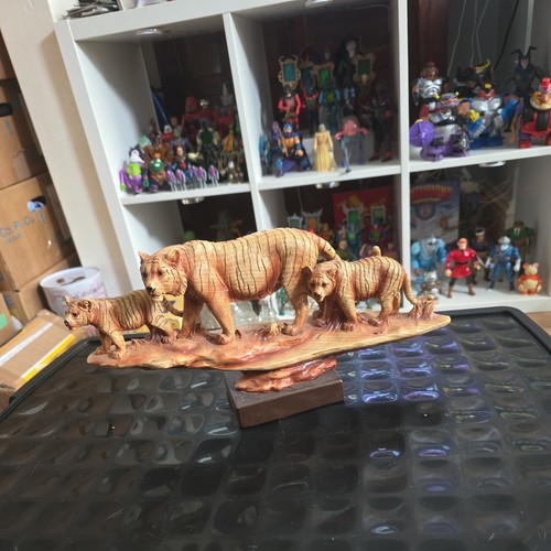 Tiger family statue - tiger,