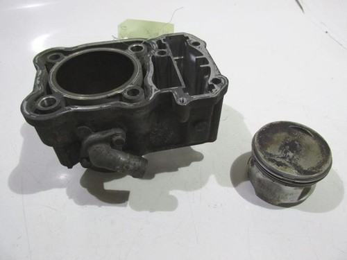 Cylinder and piston front - piston,