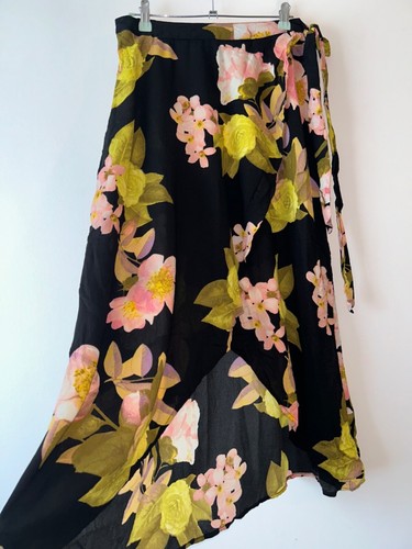 Long skirt black floral - long,