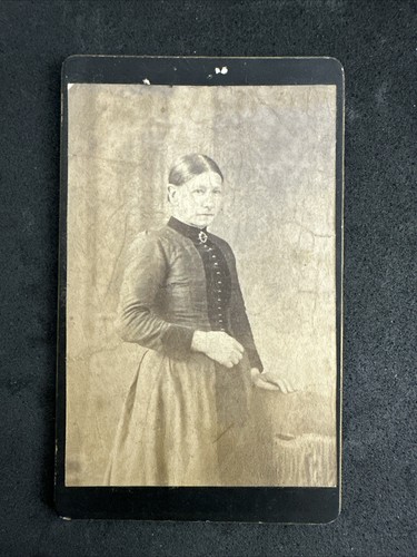 Cdv sad lady antique victorian - cdv,