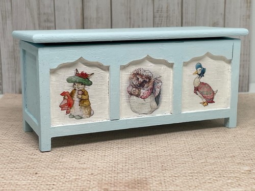 1:12th scale dolls house