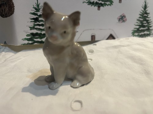 Lovely rare lladro figurine - rare,