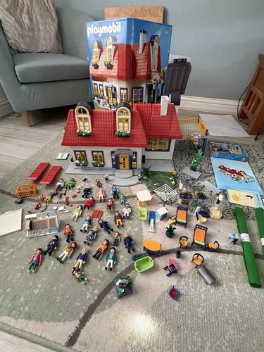 Vintage playmobil red roof