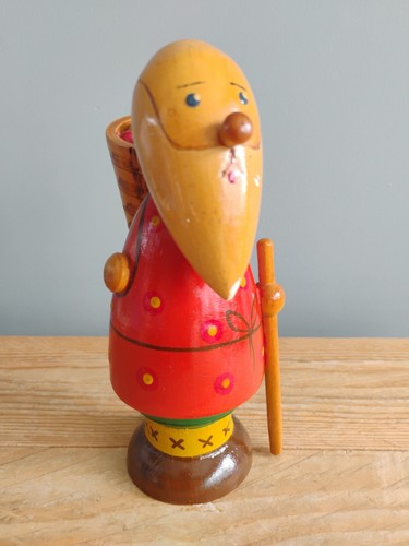 Russian wooden carved gardener - russian,