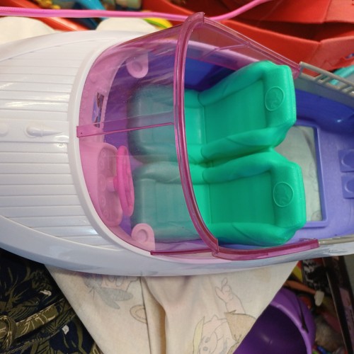 Barbie seater speedboat - 4,