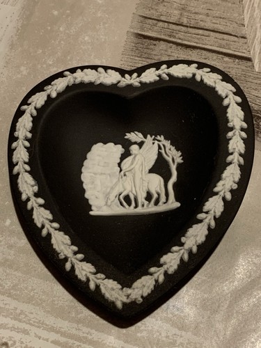 Wedgwood black heart shaped - wedgwood,
