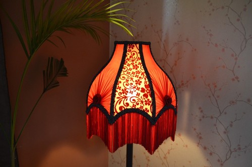 Lampshade scallop red