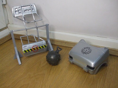 Retro robot wars arena parts - robot,