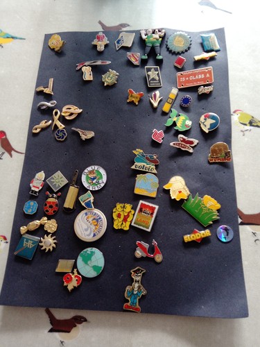 Job lot assorted - pin, badges