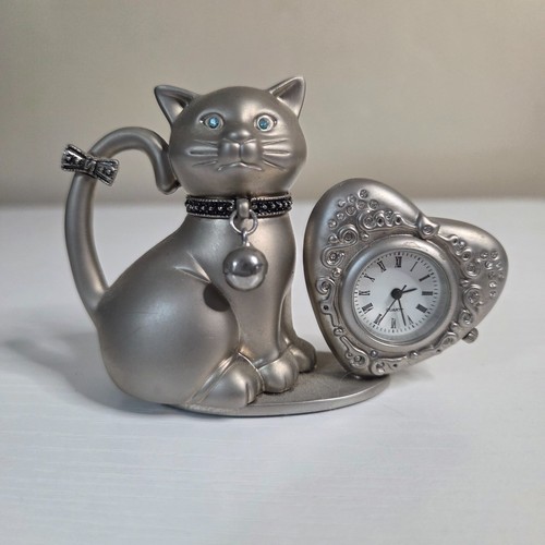 Pewter cat heart quartz - , clock