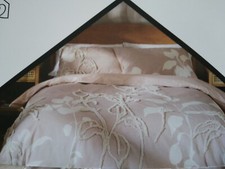Habitat Tufted Floral Bedset