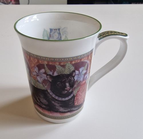 Kingsbury fine bone china cat - bone,