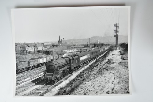 Steam train locomotive 45218 - train,
