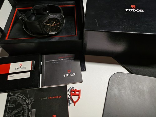 Tudor fastrider black shield - tudor,