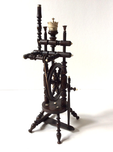 Treen antique mini - antique, spinning