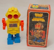 RARE YELLOW 1970S HONG KONG