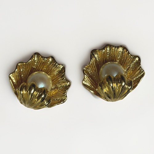 Vintage ivana trump clam - vintage,