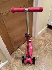 MAXI MICRO DELUXE LED SCOOTER
