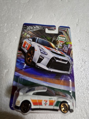 Hot wheels new nissan - new,