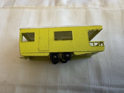 Matchbox yellow trailer - no, 23