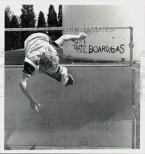 1978 Press Photo Skateboarder