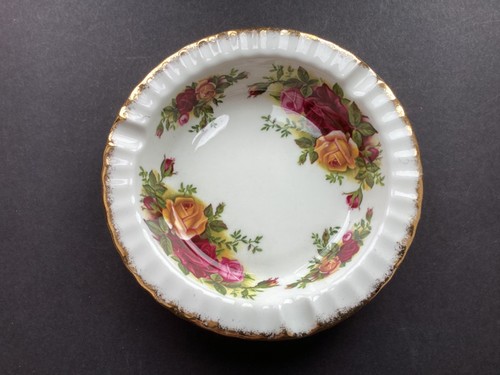 Wedgwood ashtray old country - wedgwood,
