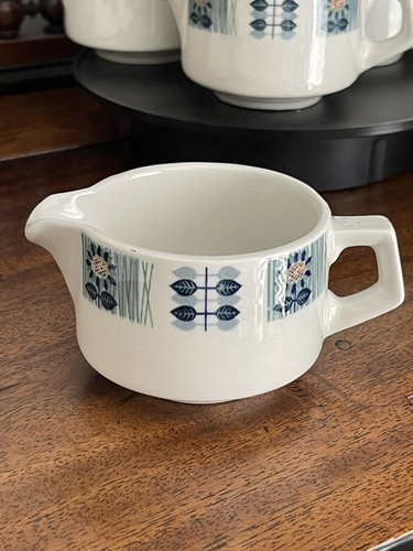 Vintage grindley blue scandi