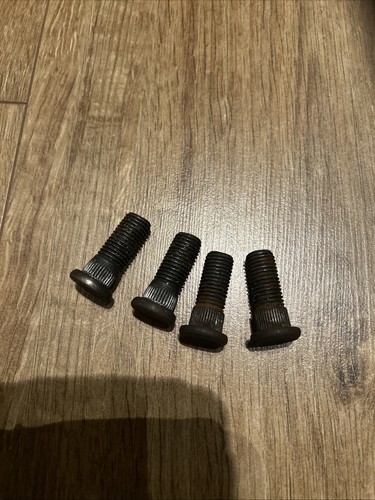 Caterham wheel stud 32mm - caterham, x4