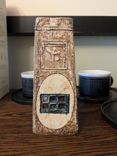 Troika cornwall coffin - coffin, vase