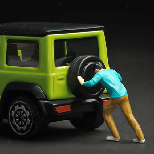 Miniature model figures - 1/64,