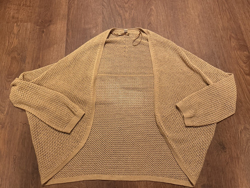 Uniqlo mesh knit crochet open